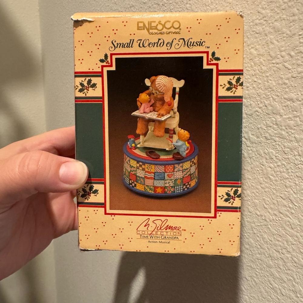 Enesco Music Box “Time with Grandpa” from 1988 with original box collectors